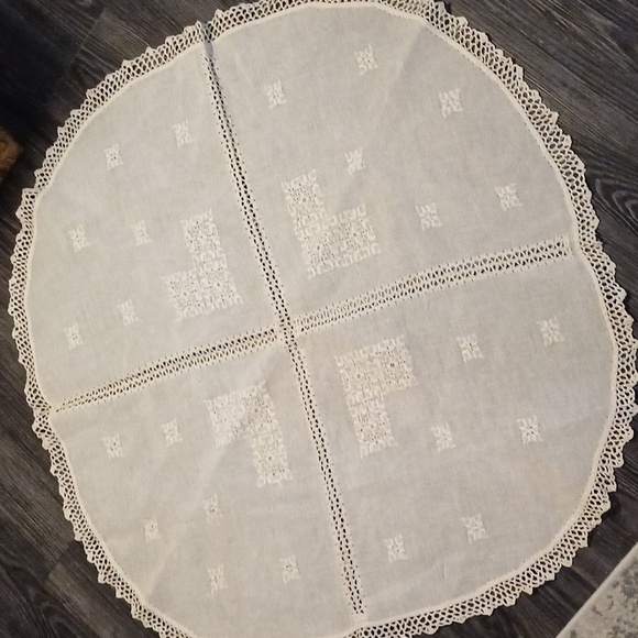 🔥🔥🔥Vintage small round tablecloth 35" diameter - Picture 7 of 8